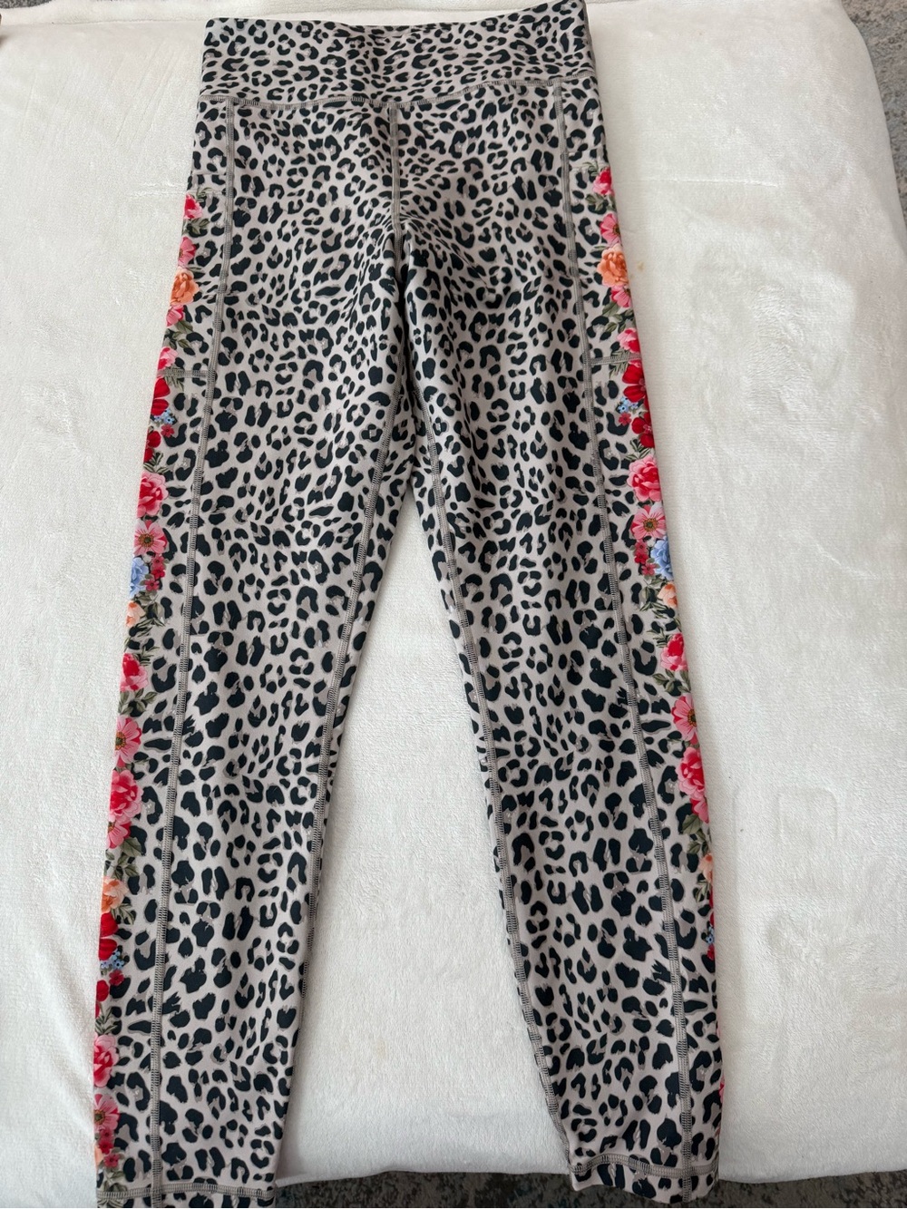 Johnny Was Leopard Print Floral Sides Active Wear Leggings Size M D80
